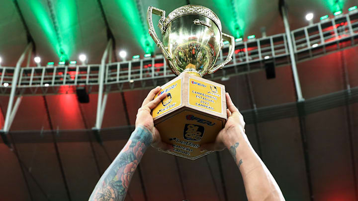 Fluminense é o atual campeão carioca Fluminense é o atual campeão carioca