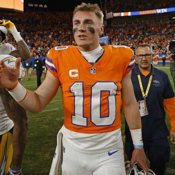 Bo Nix Booed During Turbulent NFL Week For Oregon Ducks