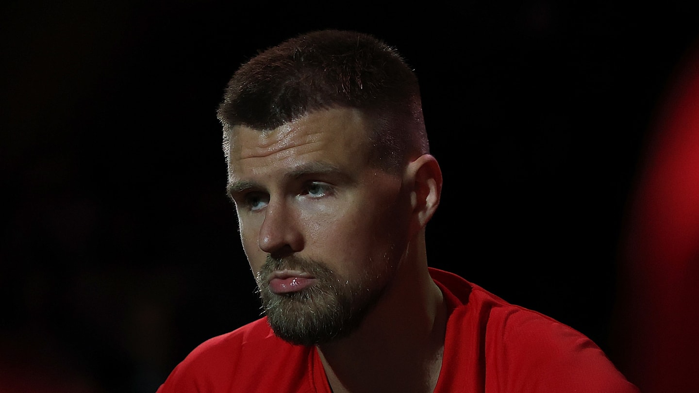 It’s time for the Hawks to give up on the Kristaps Porzingis experiment