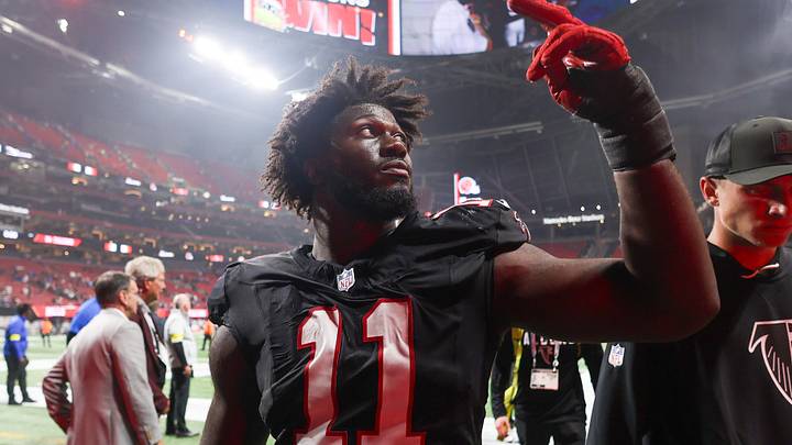 Atlanta Falcons defensive end Jalon Walker