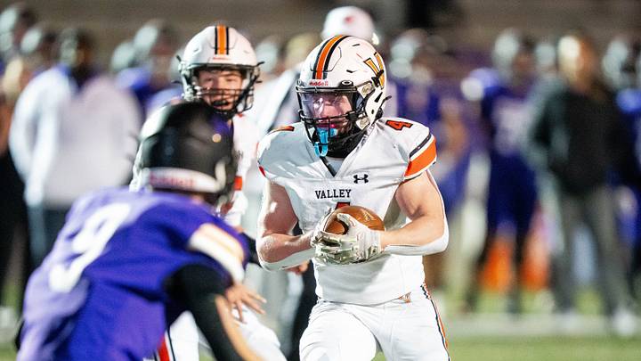 Valley’s Blake Dorenkamp (4) runs the ball against Johnston on Nov. 7, 2025, at Johnston High School.