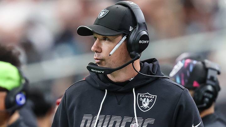 Oct 18, 2026; Paradise, Nevada, USA; Las Vegas Raiders head coach Klint Kubiak on the sidelines during the game against the Buffalo Bills during the second quarter at Allegiant Stadium. Mandatory Credit: Christopher Trim-Imagn Images Oct 18, 2026; Paradise, Nevada, USA; Las Vegas Raiders head coach Klint Kubiak on the sidelines during the game against the Buffalo Bills during the second quarter at Allegiant Stadium. Mandatory Credit: Christopher Trim-Imagn Images