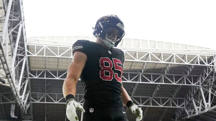 Arizona Cardinals tight end Trey McBride (85) takes the field before their game against the San Francisco 49ers at State Farm Stadium on Glendale on Nov. 16, 2025.