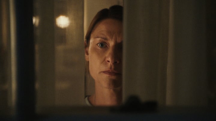THE BEAST IN ME. Claire Danes as Aggie Wiggs in Episode 102 of The Beast in Me