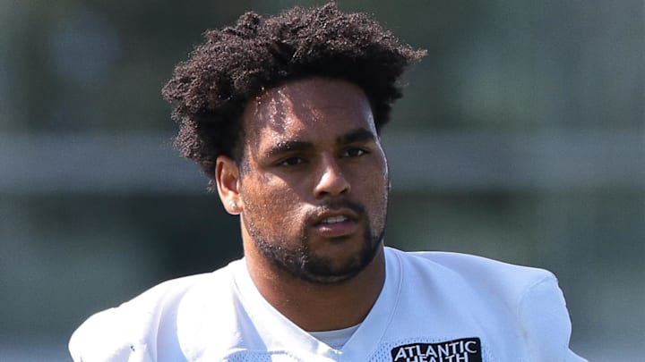 Jul 31, 2021; Florham Park, NJ, USA; New York Jets offensive guard Alijah Vera-Tucker (75) looks on during training camp at Atlantic Health Jets Training Center. Mandatory Credit: Vincent Carchietta-Imagn Images
