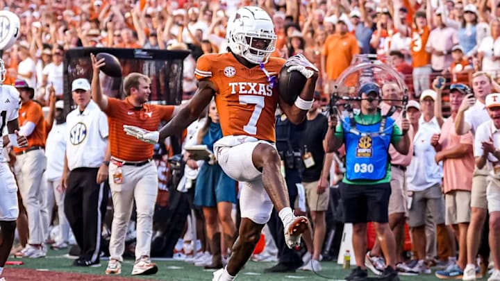 Texas Longhorns receiver Isaiah Bond (7) runs the ball into the endzone for a touchdown during the game against Mississippi State at Darrell K Royal-Texas Memorial Stadium in Austin Saturday, Sept. 28, 2024. / Aaron E. Martinez/American-Statesman / USA TODAY NETWORK via Imagn Images