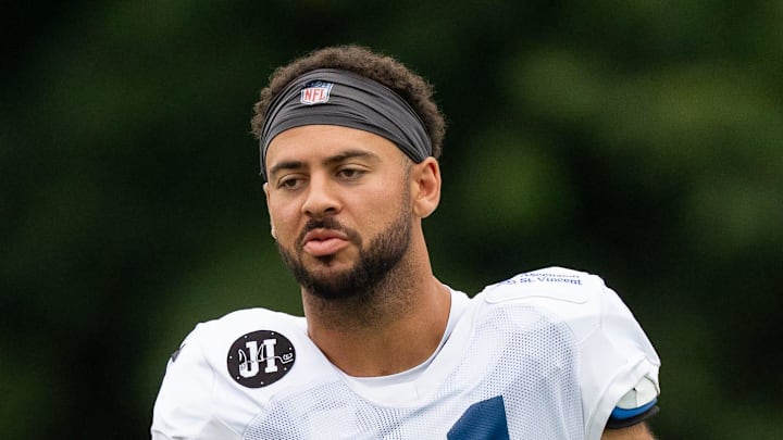 Indianapolis Colts wide receiver Michael Pittman Jr. shakes hands