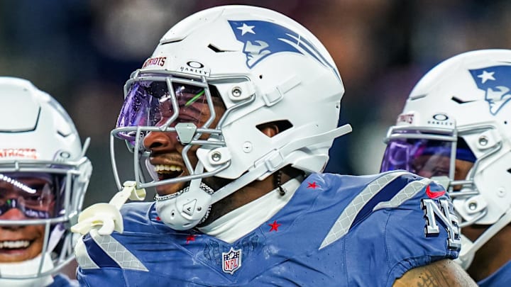 New England Patriots - Edge Defender Anfernee Jennings New England Patriots - Edge Defender Anfernee Jennings