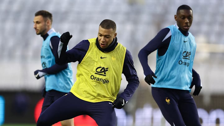 FBL-EUR-NATIONS-FRA-TRAINING