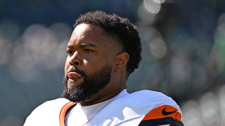 Denver Broncos defensive tackle Eyioma Uwazurike