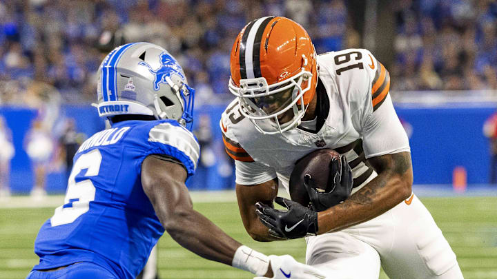 Detroit Lions cornerback Terrion Arnold (6) defends against Cleveland Browns quarterback Joe Flacco (15) 