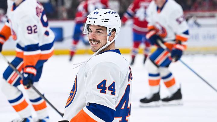 Mar 21, 2026; Montreal, Quebec, CAN; New York Islanders center Jean-Gabriel Pageau (44) stretches as he smiles during warm-up before the game against the Montreal Canadiens at Bell Centre. Mandatory Credit: David Kirouac-Imagn Images Mar 21, 2026; Montreal, Quebec, CAN; New York Islanders center Jean-Gabriel Pageau (44) stretches as he smiles during warm-up before the game against the Montreal Canadiens at Bell Centre. Mandatory Credit: David Kirouac-Imagn Images