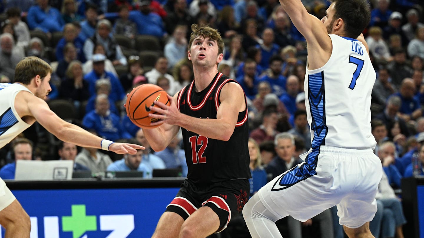 Iowa Targeting Standout Scorer Isaac Bruns in Transfer Portal