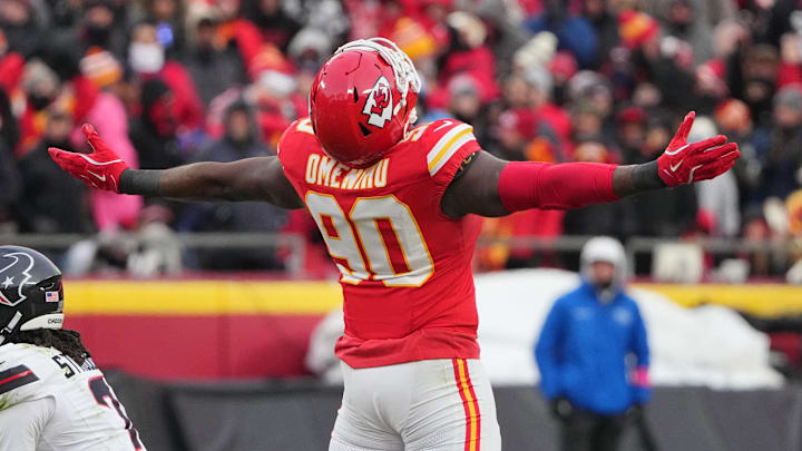 Jan 18, 2025; Kansas City, Missouri, USA; Kansas City Chiefs defensive end Charles Omenihu (90) celebrates after sacking Houston Texans quarterback C.J. Stroud (7) during the second quarter of a 2025 AFC divisional round game at GEHA Field at Arrowhead Stadium. Mandatory Credit: Denny Medley-Imagn Images Jan 18, 2025; Kansas City, Missouri, USA; Kansas City Chiefs defensive end Charles Omenihu (90) celebrates after sacking Houston Texans quarterback C.J. Stroud (7) during the second quarter of a 2025 AFC divisional round game at GEHA Field at Arrowhead Stadium. Mandatory Credit: Denny Medley-Imagn Images