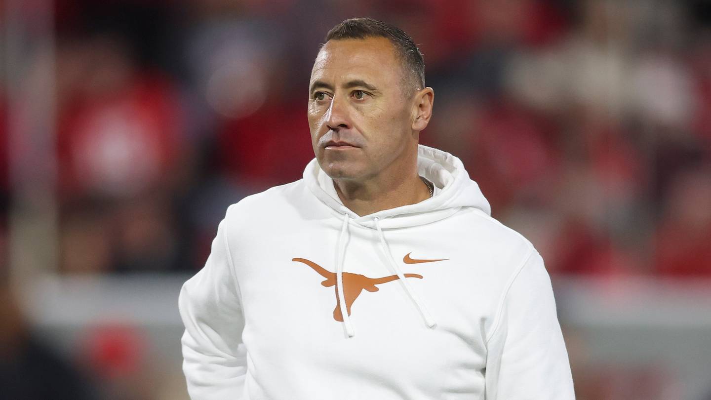 Steve Sarkisian Has an Interesting Choice to Make With Texas' Running Back Position