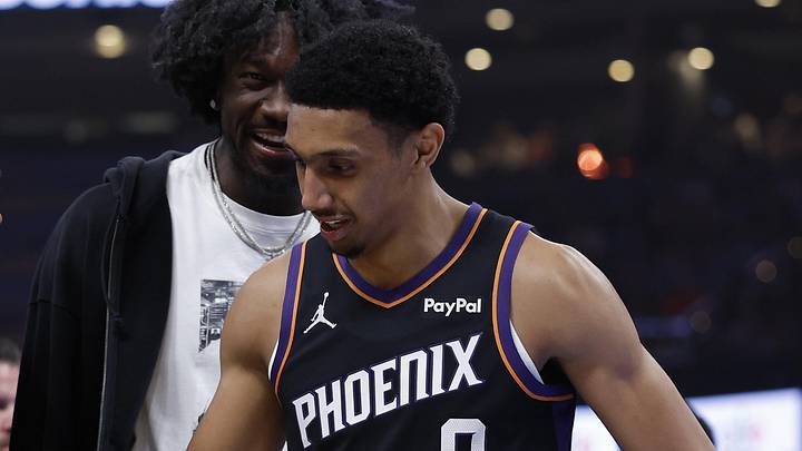 Apr 12, 2026; Oklahoma City, Oklahoma, USA; Phoenix Suns forward Ryan Dunn (0) high fives his team after a play against the Oklahoma City Thunder during the first quarter at Paycom Center. Mandatory Credit: Alonzo Adams-Imagn Images Apr 12, 2026; Oklahoma City, Oklahoma, USA; Phoenix Suns forward Ryan Dunn (0) high fives his team after a play against the Oklahoma City Thunder during the first quarter at Paycom Center. Mandatory Credit: Alonzo Adams-Imagn Images
