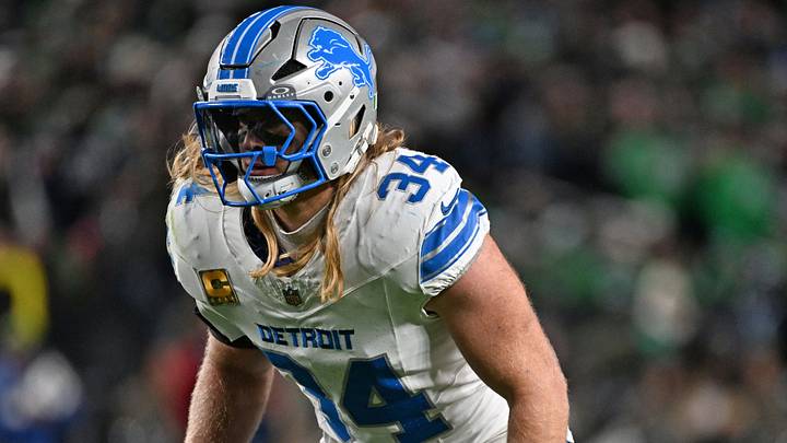Nov 16, 2025; Philadelphia, Pennsylvania, USA; Detroit Lions linebacker Alex Anzalone (34) against the Philadelphia Eagles at Lincoln Financial Field. Mandatory Credit: Eric Hartline-Imagn Images