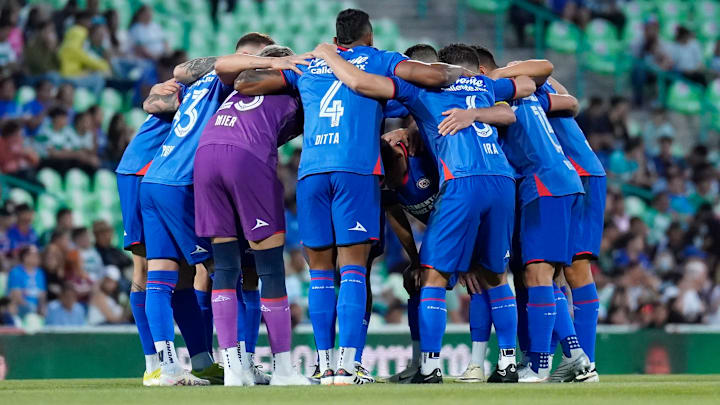 El 'Team Back' de Cruz Azul previo al juego contra Santos Laguna.