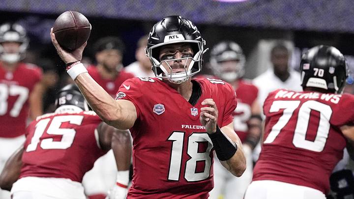 Atlanta Falcons quarterback Jack Strand was put in a tough spot as he made his debut against the Carolina Panthers. Atlanta Falcons quarterback Jack Strand was put in a tough spot as he made his debut against the Carolina Panthers.