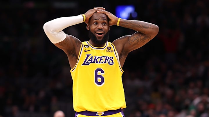 LeBron expresó su frustración acerca del trabajo de los árbitros