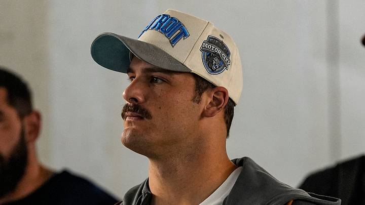 Detroit Lions tight end Sam LaPorta (87) arrives at Highmark Stadium in Orchard Park, N.Y., on Thursday, Sept. 17, 2026. Detroit Lions tight end Sam LaPorta (87) arrives at Highmark Stadium in Orchard Park, N.Y., on Thursday, Sept. 17, 2026.