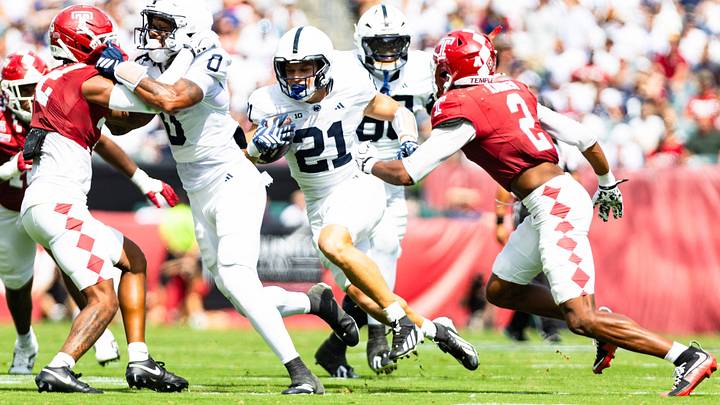 Penn State football's Carson Hansen (21) Penn State football's Carson Hansen (21)