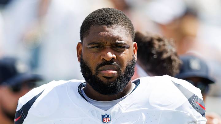 Former Houston Texans guard Laken Tomlinson (75) before the game against the Jacksonville Jaguars Former Houston Texans guard Laken Tomlinson (75) before the game against the Jacksonville Jaguars