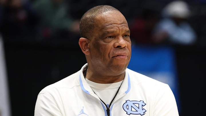Mar 17, 2025; Dayton, OH, USA; North Carolina Tar Heels head coach Hubert Davis looks on during the First Four Practice at UD Arena. Mandatory Credit: Rick Osentoski-Imagn Images Mar 17, 2025; Dayton, OH, USA; North Carolina Tar Heels head coach Hubert Davis looks on during the First Four Practice at UD Arena. Mandatory Credit: Rick Osentoski-Imagn Images