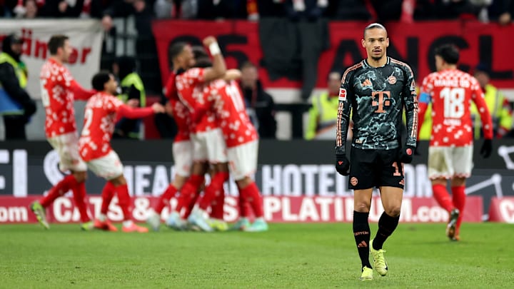 Leroy Sané trottet im Mainzer Jubel über den Platz