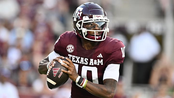 Texas A&M Aggies quarterback Marcel Reed (10) looks to pass during the first quarter against the Bowling Green Falcons at Kyle Field. 