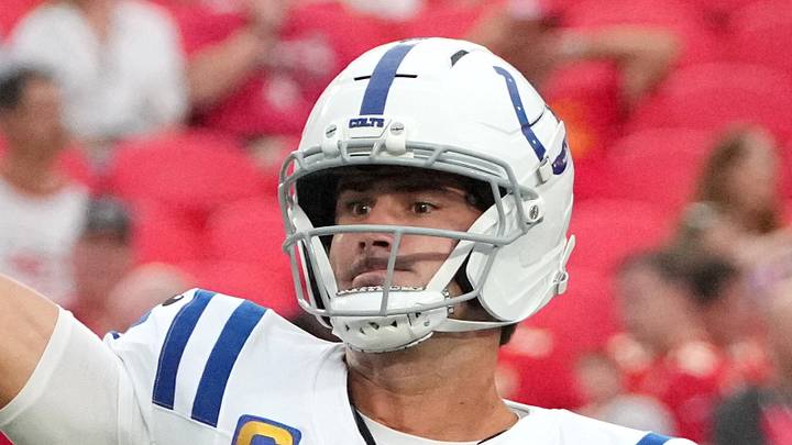 Indianapolis Colts quarterback Daniel Jones warms up