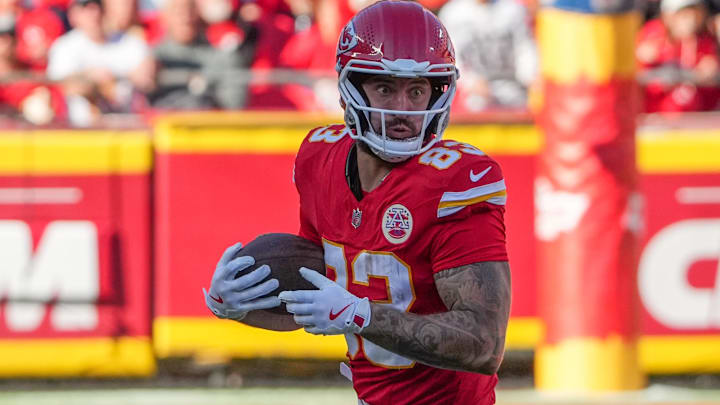 Nov 23, 2025; Kansas City, Missouri, USA; Kansas City Chiefs tight end Noah Gray (83) catches a pass against the Indianapolis Colts during the game at GEHA Field at Arrowhead Stadium. Nov 23, 2025; Kansas City, Missouri, USA; Kansas City Chiefs tight end Noah Gray (83) catches a pass against the Indianapolis Colts during the game at GEHA Field at Arrowhead Stadium.