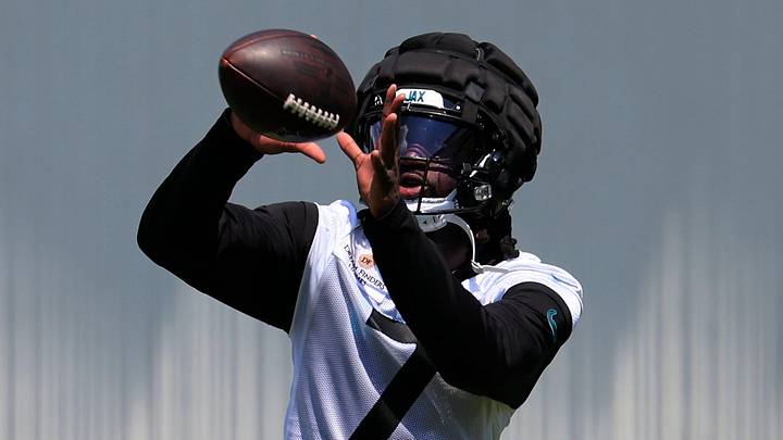 Jacksonville Jaguars wide receiver Brian Thomas Jr. (7) catches a pass during an NFL training camp session at the Miller Electric Center, Friday Aug. 15, 2025 in Jacksonville, Fla. [Corey Perrine/Florida Times-Union]