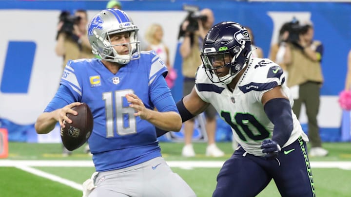 Seattle Seahawks linebacker Uchenna Nwosu rushes Detroit Lions quarterback Jared Goff during the second half at Ford Field, Oct. 2, 2022.

Nfl Seattle Seahawks At Detroit Lions