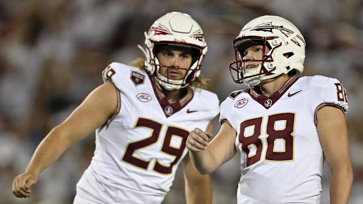 Sep 28, 2024; Dallas, Texas, USA; Florida State Seminoles place kicker Ryan Fitzgerald (88) in action during the game between the Southern Methodist Mustangs and the Florida State Seminoles at Gerald J. Ford Stadium. Mandatory Credit: Jerome Miron-Imagn Images Sep 28, 2024; Dallas, Texas, USA; Florida State Seminoles place kicker Ryan Fitzgerald (88) in action during the game between the Southern Methodist Mustangs and the Florida State Seminoles at Gerald J. Ford Stadium. Mandatory Credit: Jerome Miron-Imagn Images