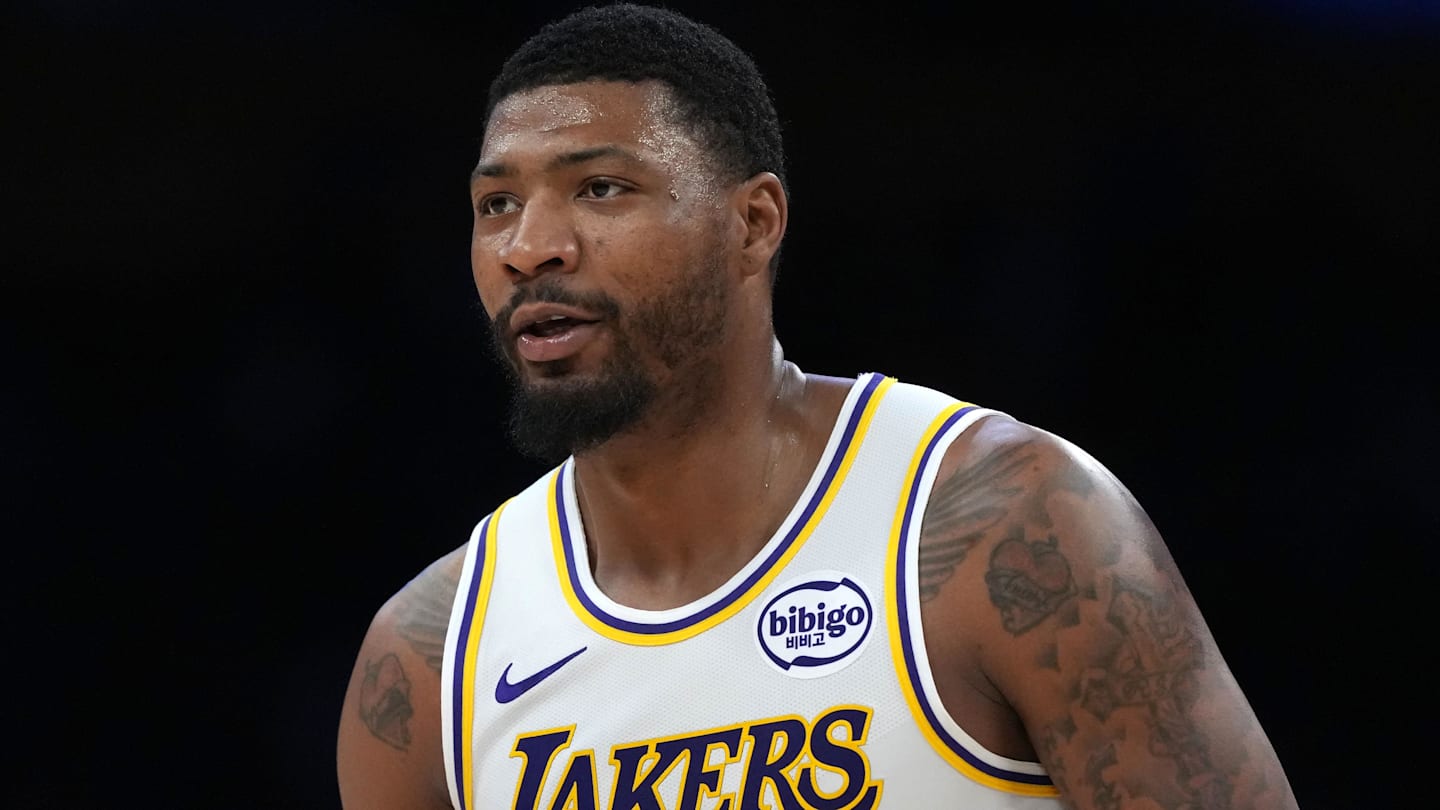 Marcus Smart Backs Deandre Ayton Through Lakers Struggles