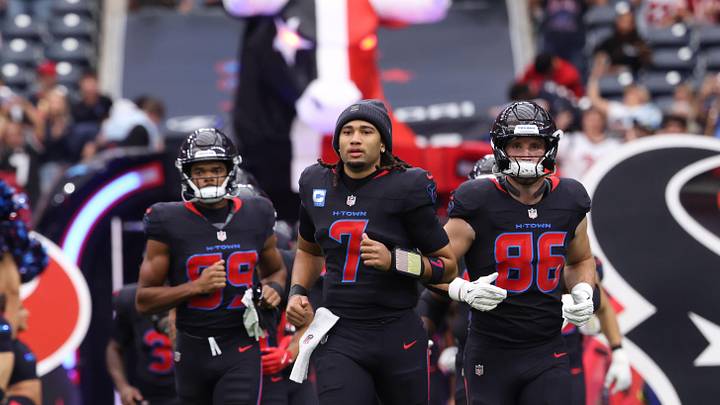 Oct 26, 2025; Houston, Texas, USA; Houston Texans quarterback C.J. Stroud (7) runs out for player introductions with teammates prior to a game against the San Francisco 49ers at NRG Stadium. Mandatory Credit: Troy Taormina-Imagn Images Oct 26, 2025; Houston, Texas, USA; Houston Texans quarterback C.J. Stroud (7) runs out for player introductions with teammates prior to a game against the San Francisco 49ers at NRG Stadium. Mandatory Credit: Troy Taormina-Imagn Images