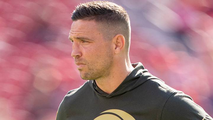 Los Angeles Rams defensive coordinator Chris Shula. Los Angeles Rams defensive coordinator Chris Shula.