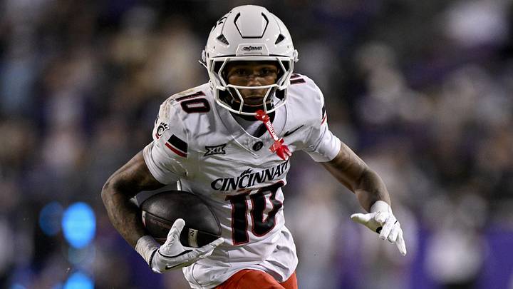 Nov 29, 2025; Fort Worth, Texas, USA; Cincinnati Bearcats wide receiver Caleb Goodie (10) runs with the ball during the game between the Horned Frogs and the Bearcats at Amon G. Carter Stadium. Nov 29, 2025; Fort Worth, Texas, USA; Cincinnati Bearcats wide receiver Caleb Goodie (10) runs with the ball during the game between the Horned Frogs and the Bearcats at Amon G. Carter Stadium.
