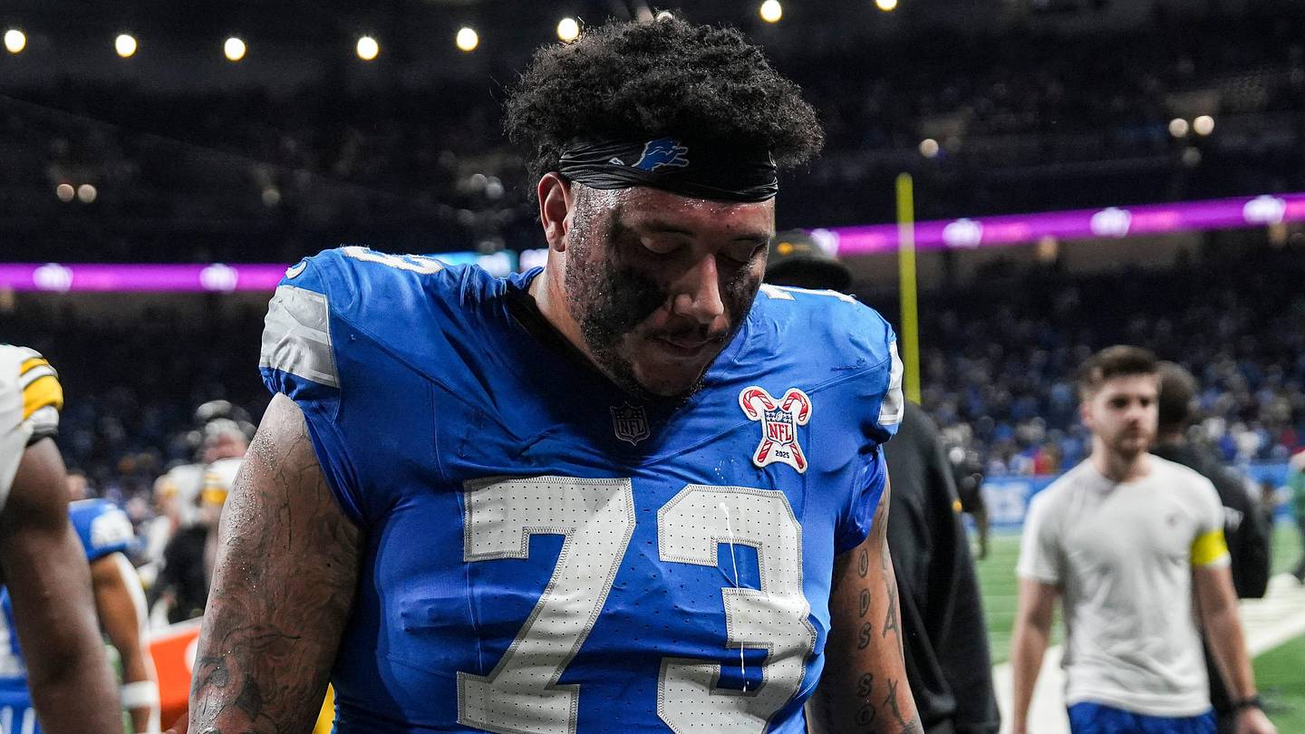 Dan Campbell Makes Eye-Opening Comment About Left Guard Battle