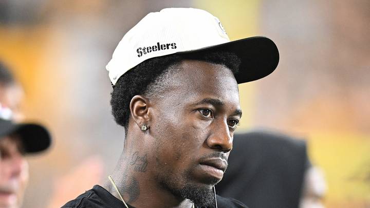 Pittsburgh Steelers cornerback Joey Porter Jr. (24) watches the game against the Green Bay Packers Pittsburgh Steelers cornerback Joey Porter Jr. (24) watches the game against the Green Bay Packers