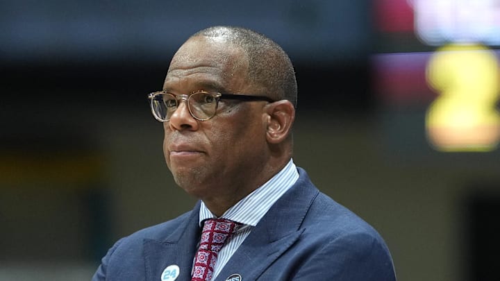 Jan 17, 2026; Berkeley, California, USA; North Carolina Tar Heels head coach Hubert Davis during the second half against the California Golden Bears at Haas Pavilion. Mandatory Credit: Darren Yamashita-Imagn Images