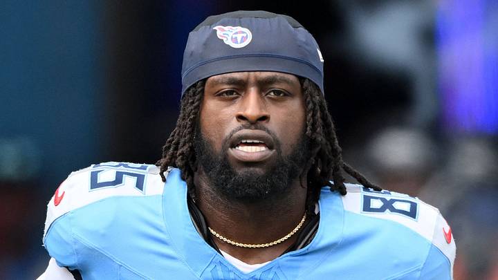 Sep 14, 2025; Nashville, Tennessee, USA; Tennessee Titans tight end Chig Okonkwo (85) before the first half at Nissan Stadium. Mandatory Credit: Steve Roberts-Imagn Images Sep 14, 2025; Nashville, Tennessee, USA; Tennessee Titans tight end Chig Okonkwo (85) before the first half at Nissan Stadium. Mandatory Credit: Steve Roberts-Imagn Images