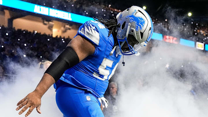 Detroit Lions defensive tackle Alim McNeill (54) takes the field before kickoff against Green Bay Packers 