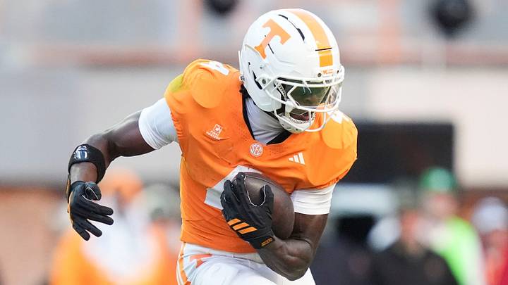 Tennessee wide receiver Mike Matthews (4) runs with the ball during a game between Tennessee and Alabama in Neyland Stadium in Knoxville, Tenn., Oct. 17, 2026.