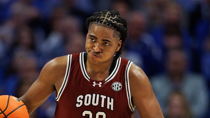 Feb 8, 2025; Lexington, Kentucky, USA; South Carolina Gamecocks forward Collin Murray-Boyles (30) brings the ball up court during the first half against the Kentucky Wildcats at Rupp Arena at Central Bank Center. Mandatory Credit: Jordan Prather-Imagn Images Feb 8, 2025; Lexington, Kentucky, USA; South Carolina Gamecocks forward Collin Murray-Boyles (30) brings the ball up court during the first half against the Kentucky Wildcats at Rupp Arena at Central Bank Center. Mandatory Credit: Jordan Prather-Imagn Images