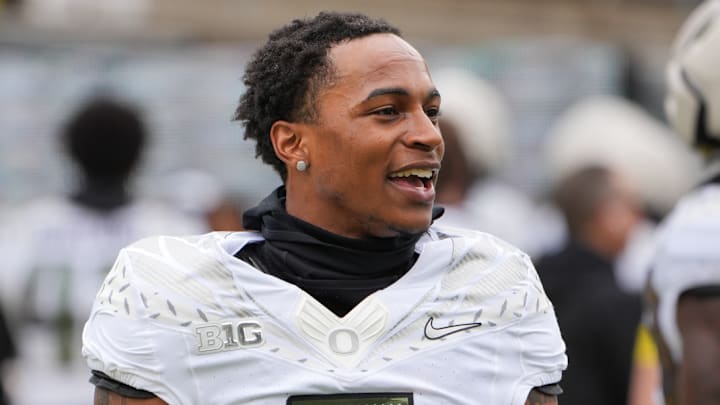 oregon ducks evan stewart name image likeness nil deal jeremiah smith ohio state buckeyes cam coleman texas longhorns