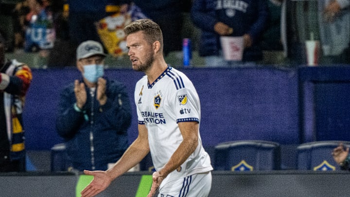 Zavaleta himself has dispelled rumors indicating that Lionel Messi declined to swap jerseys with him, a player representing LA Galaxy.