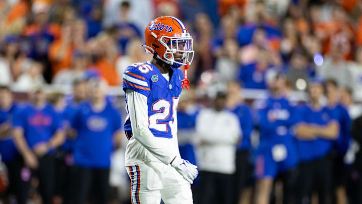 Oct 19, 2024; Gainesville, Florida, USA; Florida Gators defensive back Cormani McClain (25) waits for the snap against the Kentucky Wildcats during the second half at Ben Hill Griffin Stadium. Mandatory Credit: Matt Pendleton-Imagn Images Oct 19, 2024; Gainesville, Florida, USA; Florida Gators defensive back Cormani McClain (25) waits for the snap against the Kentucky Wildcats during the second half at Ben Hill Griffin Stadium. Mandatory Credit: Matt Pendleton-Imagn Images