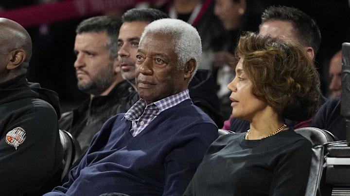 Dec 14, 2024; Las Vegas, Nevada, USA; Former NBA player Oscar Robertson looks on during the second half between the Atlanta Hawks and the Milwaukee Bucks in a semifinal of the 2024 Emirates NBA Cup at T-Mobile Arena. Mandatory Credit: Kyle Terada-Imagn Images Dec 14, 2024; Las Vegas, Nevada, USA; Former NBA player Oscar Robertson looks on during the second half between the Atlanta Hawks and the Milwaukee Bucks in a semifinal of the 2024 Emirates NBA Cup at T-Mobile Arena. Mandatory Credit: Kyle Terada-Imagn Images